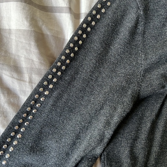 Gray Sweater - Picture 3 of 4